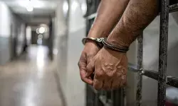 सागर जहरीली शराब कांड में पुलिस की बड़ी कार्रवाई: इनामी आरोपी मुठभेड़ में गिरफ्तार, पैर में लगी गोली सागर जहरीली शराब कांड में पुलिस की बड़ी कार्रवाई: इनामी आरोपी मुठभेड़ में गिरफ्तार, पैर में लगी गोली