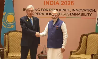 पीएम मोदी और टोकायेव ने द्विपक्षीय बैठक की पीएम मोदी और टोकायेव ने द्विपक्षीय बैठक की