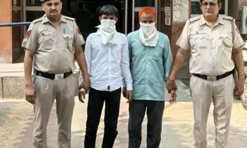 नई दिल्ली: नंद नगरी हत्याकांड का 12 घंटे में खुलासा, पिता-पुत्र गिरफ्तार नई दिल्ली: नंद नगरी हत्याकांड का 12 घंटे में खुलासा, पिता-पुत्र गिरफ्तार