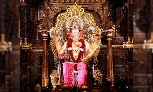 66 किलो सोना, 335 किलो चांदी और 703 करोड़ का बीमा, ये हैं मुंबई के सबसे अमीर गणपति बप्पा 66 किलो सोना, 335 किलो चांदी और 703 करोड़ का बीमा, ये हैं मुंबई के सबसे अमीर गणपति बप्पा