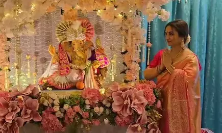 गणेश उत्सव पर सेलेब्स के घर पर बप्पा की धूम, दिव्या दत्ता ने हाथो से बनाया भोग