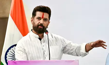 यूसीसी पर चिराग पासवान ने भाजपा से अलग रुख अपनाया, बोले- पहले ड्राफ्ट सार्वजनिक हो, फिर हो व्यापक चर्चा यूसीसी पर चिराग पासवान ने भाजपा से अलग रुख अपनाया, बोले- पहले ड्राफ्ट सार्वजनिक हो, फिर हो व्यापक चर्चा