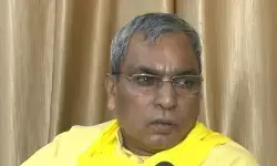 अखिलेश के चवन्नी बयान पर भड़के जयंत चौधरी, सपा को 2027 में भुगतना पड़ेगा खामियाजा: एनडीए अखिलेश के चवन्नी बयान पर भड़के जयंत चौधरी, सपा को 2027 में भुगतना पड़ेगा खामियाजा: एनडीए