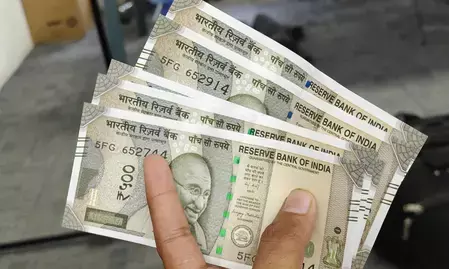 किसानों के लिए वरदान हैं ये 3 सरकारी योजनाएं, मिलता है सालाना 6,000 रुपए से लेकर 5 लाख तक लोन का लाभ किसानों के लिए वरदान हैं ये 3 सरकारी योजनाएं, मिलता है सालाना 6,000 रुपए से लेकर 5 लाख तक लोन का लाभ