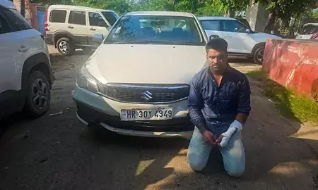 गुरुग्राम हिट एंड रन केस : महिला बाइक राइडर को टक्कर मारने वाला आरोपी राजस्थान से गिरफ्तार गुरुग्राम हिट एंड रन केस : महिला बाइक राइडर को टक्कर मारने वाला आरोपी राजस्थान से गिरफ्तार