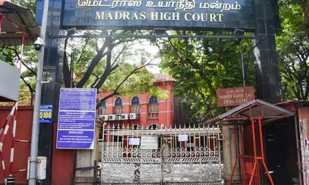 मदुरंतकम-धरपुरम उपचुनाव पर रोक की मांग, पीआईएल पर 16 सितंबर को मद्रास हाईकोर्ट में सुनवाई मदुरंतकम-धरपुरम उपचुनाव पर रोक की मांग, पीआईएल पर 16 सितंबर को मद्रास हाईकोर्ट में सुनवाई