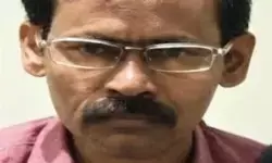 2.20 करोड़ के इनामी माओवादी नेता असीम मंडल ने पश्चिम बंगाल में किया आत्मसमर्पण 2.20 करोड़ के इनामी माओवादी नेता असीम मंडल ने पश्चिम बंगाल में किया आत्मसमर्पण