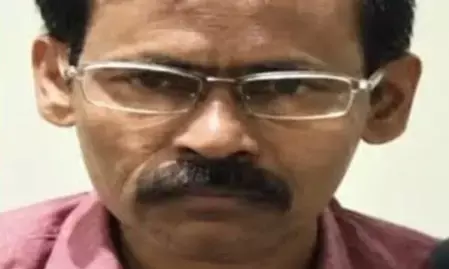 2.20 करोड़ के इनामी माओवादी नेता असीम मंडल ने पश्चिम बंगाल में किया आत्मसमर्पण 2.20 करोड़ के इनामी माओवादी नेता असीम मंडल ने पश्चिम बंगाल में किया आत्मसमर्पण