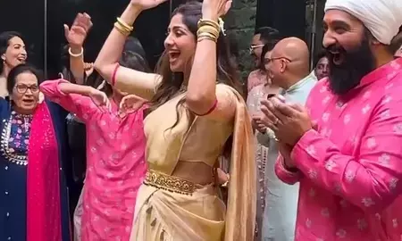 लालबागचा राजा के दर्शन के लिए पहुंची शिल्पा शेट्टी