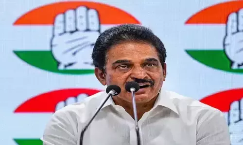 टीएमसी के नाम और चुनाव चिह्न पर रोक, कांग्रेस ने चुनाव आयोग को घेरा; जानें क्या है पूरा विवाद टीएमसी के नाम और चुनाव चिह्न पर रोक, कांग्रेस ने चुनाव आयोग को घेरा; जानें क्या है पूरा विवाद
