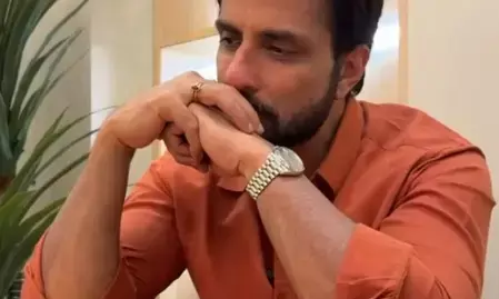 असली अपग्रेड फोन का नहीं समाज का करो: सोनू सूद असली अपग्रेड फोन का नहीं समाज का करो: सोनू सूद