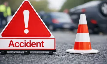 बिहार के कैमूर में दो बाइक की आमने-सामने टक्कर, तीन की मौत, दो घायल बिहार के कैमूर में दो बाइक की आमने-सामने टक्कर, तीन की मौत, दो घायल
