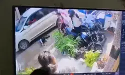 ग्रेटर नोएडा में कार चालक ने स्कूल जा रही बच्ची को मारी टक्कर, सीसीटीवी में कैद हुई घटना ग्रेटर नोएडा में कार चालक ने स्कूल जा रही बच्ची को मारी टक्कर, सीसीटीवी में कैद हुई घटना