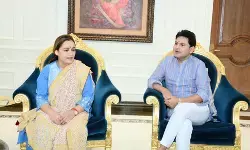 मशहूर लेखक मनोज मुंतशिर ने अपर्णा यादव से की मुलाकात, चाय का किस्सा भी किया साझा मशहूर लेखक मनोज मुंतशिर ने अपर्णा यादव से की मुलाकात, चाय का किस्सा भी किया साझा