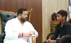 पटना में 12 वर्षीय किशोर से मारपीट का मामला, तेजस्वी यादव ने पुलिस और भाजपा कार्यकर्ताओं पर लगाए आरोप पटना में 12 वर्षीय किशोर से मारपीट का मामला, तेजस्वी यादव ने पुलिस और भाजपा कार्यकर्ताओं पर लगाए आरोप