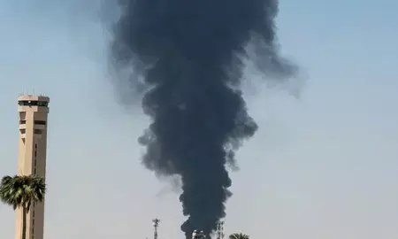 रियाद एयरपोर्ट के पास जोरदार धमाके, उठा काले धुएं का गुबार: हूती हमलों की आशंका के बीच सऊदी अरब में एयर रेड अलर्ट जारी