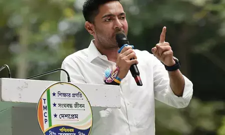 अभिषेक बनर्जी के सहयोगी ने टीएमसी के खाते में जमा किए 7 करोड़ रुपये, सीआईडी का अदालत में दावा अभिषेक बनर्जी के सहयोगी ने टीएमसी के खाते में जमा किए 7 करोड़ रुपये, सीआईडी का अदालत में दावा
