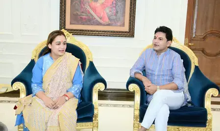 मशहूर लेखक मनोज मुंतशिर ने अपर्णा यादव से की मुलाकात, चाय का किस्सा भी किया साझा मशहूर लेखक मनोज मुंतशिर ने अपर्णा यादव से की मुलाकात, चाय का किस्सा भी किया साझा