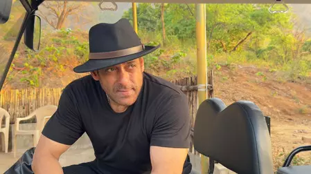प्रेग्नेंसी के बाद वजन बढ़ने पर एक्ट्रेस को ट्रोल करने वालों पर भड़के सलमान प्रेग्नेंसी के बाद वजन बढ़ने पर एक्ट्रेस को ट्रोल करने वालों पर भड़के सलमान