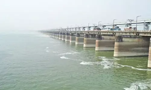 फरक्का जल संधि पर बड़ा सवाल, 2026 में खत्म हो रहा भारत-बांग्लादेश समझौता; बिहार की मांग से बढ़ी हलचल फरक्का जल संधि पर बड़ा सवाल, 2026 में खत्म हो रहा भारत-बांग्लादेश समझौता; बिहार की मांग से बढ़ी हलचल