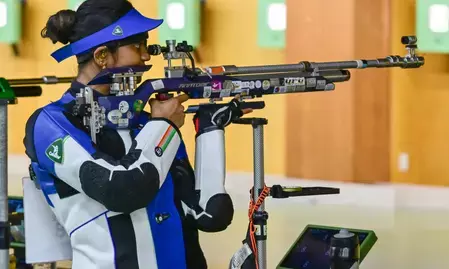 भारतीय महिला टीम ने 10 मीटर एयर राइफल स्पर्धा में रजत पदक जीता भारतीय महिला टीम ने 10 मीटर एयर राइफल स्पर्धा में रजत पदक जीता