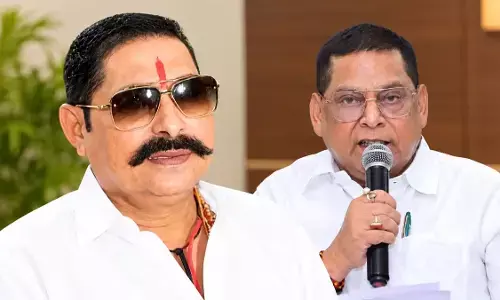 Bihar Politics : अनंत सिंह बनाम नीरज कुमार: जदयू में बढ़ी खींचतान, पटना स्नातक सीट पर सियासी मुकाबला दिलचस्प Bihar Politics : अनंत सिंह बनाम नीरज कुमार: जदयू में बढ़ी खींचतान, पटना स्नातक सीट पर सियासी मुकाबला दिलचस्प