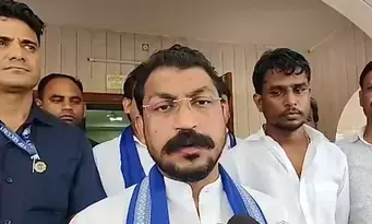 सत्ता में बैठी राजनीतिक पार्टियां एक-दूसरे पर आरोप-प्रत्यारोप लगाती हैं, एआई वीडियो वार पर बोले चंद्रशेखर सत्ता में बैठी राजनीतिक पार्टियां एक-दूसरे पर आरोप-प्रत्यारोप लगाती हैं, एआई वीडियो वार पर बोले चंद्रशेखर