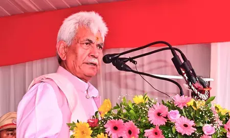 इतिहास और धर्म से जुड़े मूल्यों का संरक्षण राष्ट्र की जीवनरेखा: मनोज सिन्हा इतिहास और धर्म से जुड़े मूल्यों का संरक्षण राष्ट्र की जीवनरेखा: मनोज सिन्हा