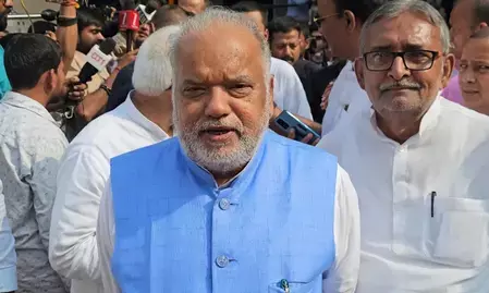 पीएम मोदी की नकल को लेकर बढ़ा राजनीतिक विवाद, एनडीए नेता बोले-जनता सब देख रही है पीएम मोदी की नकल को लेकर बढ़ा राजनीतिक विवाद, एनडीए नेता बोले-जनता सब देख रही है