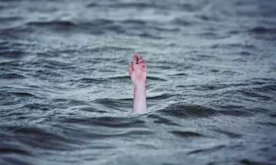 यूपी: बाराबंकी में फैक्ट्री के गड्ढे में डूबने से दो बच्चों की मौत, तीसरा लापता यूपी: बाराबंकी में फैक्ट्री के गड्ढे में डूबने से दो बच्चों की मौत, तीसरा लापता