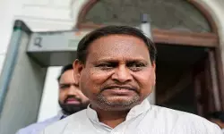 बंगाल उपचुनाव में गिरफ्तारी से गरमाया माहौल, बेटे के लिए भी प्रचार नहीं करेंगे हुमायूं कबीर बंगाल उपचुनाव में गिरफ्तारी से गरमाया माहौल, बेटे के लिए भी प्रचार नहीं करेंगे हुमायूं कबीर