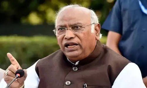 आडवाणी, जयशंकर को नोटिस पर बोले खरगे-SIR एक फ्रैंकनस्टीन राक्षस है जिसने अब उसी के लोगों को फंसा दिया आडवाणी, जयशंकर को नोटिस पर बोले खरगे-SIR एक फ्रैंकनस्टीन राक्षस है जिसने अब उसी के लोगों को फंसा दिया