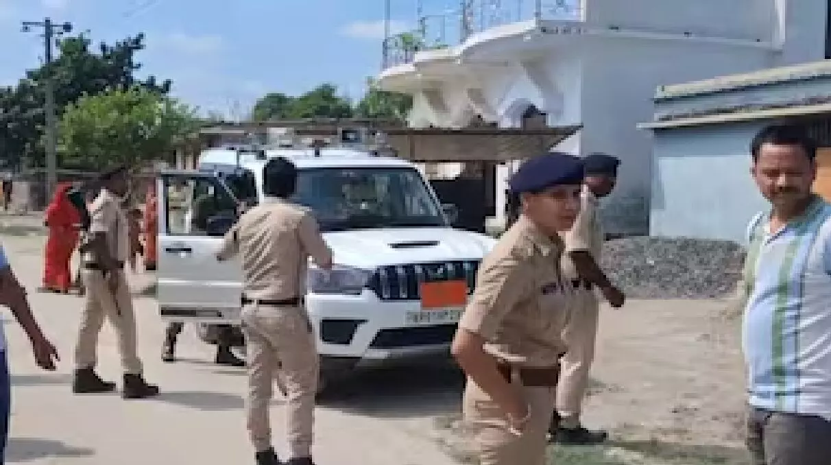 जमुई छेड़खानी मामले में मुख्य आरोपी नंदन यादव घायल, पैर में लगी गोली; पुलिस मुठभेड़ की जांच जमुई छेड़खानी मामले में मुख्य आरोपी नंदन यादव घायल, पैर में लगी गोली; पुलिस मुठभेड़ की जांच