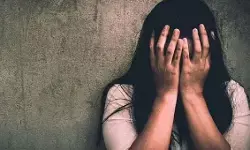 कालकाजी मंदिर के पास नाबालिग से गैंगरेप का आरोप, एक आरोपी पुलिस मुठभेड़ में घायल कालकाजी मंदिर के पास नाबालिग से गैंगरेप का आरोप, एक आरोपी पुलिस मुठभेड़ में घायल
