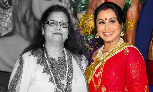 रानी मुखर्जी की मां और  प्लेबैक सिंगर कृष्णा मुखर्जी का निधन, 75 साल की उम्र में ली आखिरी सांस