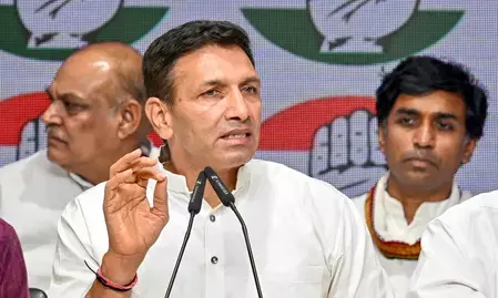 मध्य प्रदेश में किसानों की मेहनत और सरकारी धन दोनों की बर्बादी: जीतू पटवारी मध्य प्रदेश में किसानों की मेहनत और सरकारी धन दोनों की बर्बादी: जीतू पटवारी