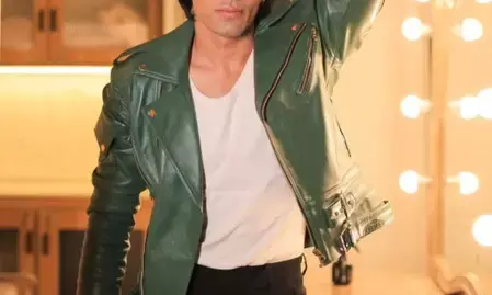 कुशाल तंवर गुल्लू का इमोशनल ब्रेकडाउन: बिग बॉस-20 कुशाल तंवर गुल्लू का इमोशनल ब्रेकडाउन: बिग बॉस-20