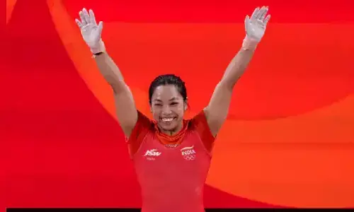 Asian Games 2026: मीराबाई चानू ने जीता सिल्वर, 28 साल बाद भारत को वेटलिफ्टिंग में मिला मेडल