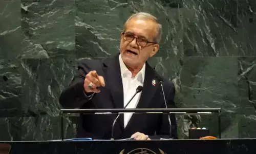 UNGA में पेजेश्कियन का अमेरिका-इजरायल पर हमला, बोले- ईरान आतंकवादी नहीं, आतंकवाद का पीड़ित UNGA में पेजेश्कियन का अमेरिका-इजरायल पर हमला, बोले- ईरान आतंकवादी नहीं, आतंकवाद का पीड़ित