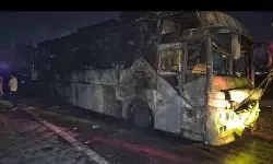 ग्रेटर नोएडा बस अग्निकांड : यात्रियों ने चालक को दी थी जलने की बदबू आने की सूचना, दोनों ने बरती लापरवाही ग्रेटर नोएडा बस अग्निकांड : यात्रियों ने चालक को दी थी जलने की बदबू आने की सूचना, दोनों ने बरती लापरवाही