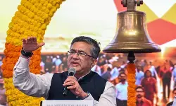 भारतीय शेयर बाजार में एनएसई की सुस्त शुरुआत, 0.84 प्रतिशत के प्रीमियम के साथ हुआ लिस्ट भारतीय शेयर बाजार में एनएसई की सुस्त शुरुआत, 0.84 प्रतिशत के प्रीमियम के साथ हुआ लिस्ट