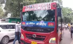 अखिलेश यादव का PDA रथ लखनऊ से रायबरेली रवाना, पोस्टर वार से गरमाया सियासी माहौल अखिलेश यादव का PDA रथ लखनऊ से रायबरेली रवाना, पोस्टर वार से गरमाया सियासी माहौल