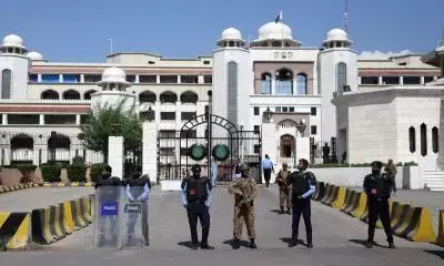 पाकिस्तान में प्रेस की आजादी पर बड़ा हमला, विदेशी मीडिया पर रोक, पीएफयूजे बोला- ग्लोबल रैंकिंग और गिरेगी पाकिस्तान में प्रेस की आजादी पर बड़ा हमला, विदेशी मीडिया पर रोक, पीएफयूजे बोला- ग्लोबल रैंकिंग और गिरेगी