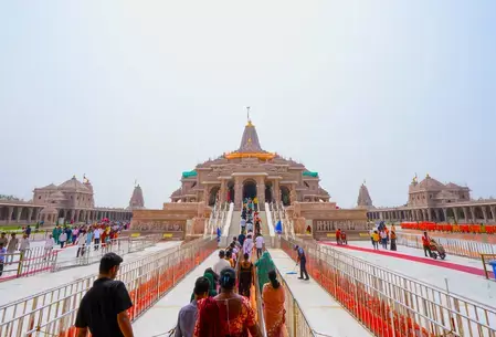 राम मंदिर चढ़ावा चोरी मामले में आठ के खिलाफ चार्जशीट, सीसीटीवी में 85 बार रकम हटाने का दावा राम मंदिर चढ़ावा चोरी मामले में आठ के खिलाफ चार्जशीट, सीसीटीवी में 85 बार रकम हटाने का दावा