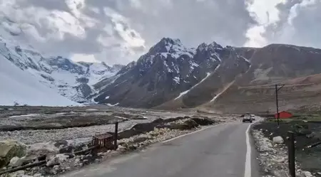 आदि कैलाश-ओम पर्वत जाने वाले यात्रियों के लिए जरूरी खबर, 19 से 26 अक्टूबर तक इनर लाइन परमिट पर ब्रेक आदि कैलाश-ओम पर्वत जाने वाले यात्रियों के लिए जरूरी खबर, 19 से 26 अक्टूबर तक इनर लाइन परमिट पर ब्रेक