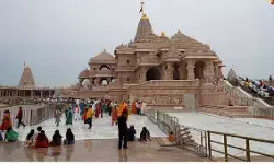 राम मंदिर चढ़ावा चोरी में बड़े खुलासे, 67 लोगों का जिक्र, सीसीटीवी में कई बार रकम हटाने का दावा; बाथरूम से मिले 2.25 लाख राम मंदिर चढ़ावा चोरी में बड़े खुलासे, 67 लोगों का जिक्र, सीसीटीवी में कई बार रकम हटाने का दावा; बाथरूम से मिले 2.25 लाख