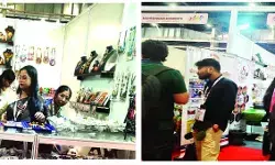 यूपी ट्रेड शो : मिट्टी के गहनों में उतरी लखनऊ की चिकनकारी यूपी ट्रेड शो : मिट्टी के गहनों में उतरी लखनऊ की चिकनकारी