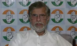 फॉर्म-6 में बदलाव गैरकानूनी, एसआईआर की प्रक्रिया भी अवैध: कांग्रेस सांसद पवन खेड़ा फॉर्म-6 में बदलाव गैरकानूनी, एसआईआर की प्रक्रिया भी अवैध: कांग्रेस सांसद पवन खेड़ा