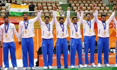 एशियन गेम्स: भारतीय पुरुष कबड्डी टीम ने लहराया परचम, पवन सहरावत बोले- ‘खाली पेट गोल्ड जीता है’ एशियन गेम्स: भारतीय पुरुष कबड्डी टीम ने लहराया परचम, पवन सहरावत बोले- ‘खाली पेट गोल्ड जीता है’
