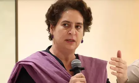 केरल: प्रियंका गांधी और वेणुगोपाल ने मुख्य चुनाव आयुक्त के इस्तीफे और कानूनी कार्रवाई की मांग की